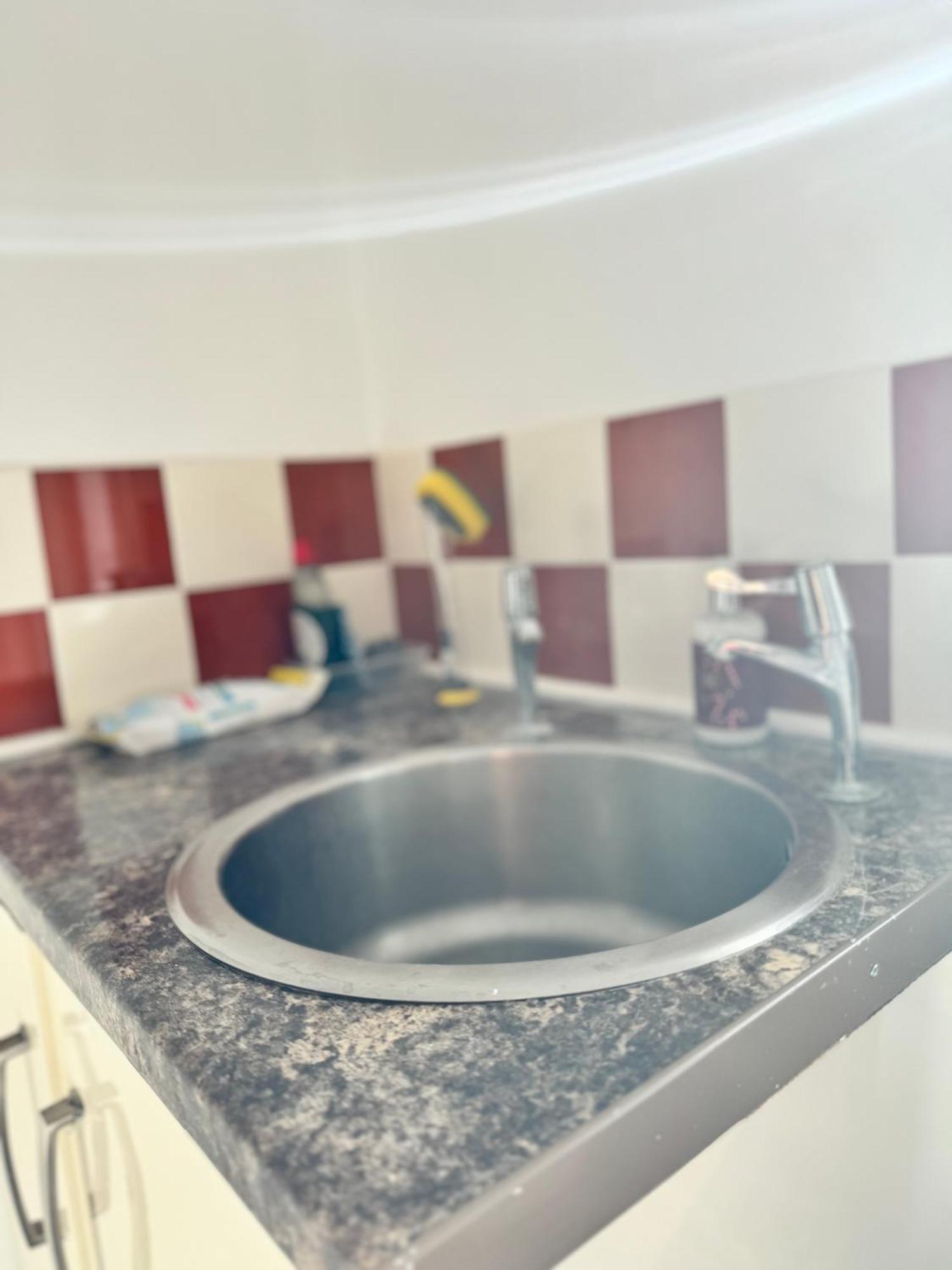 1 Bed With Kitchenette And Bathroom Oxford Eksteriør billede