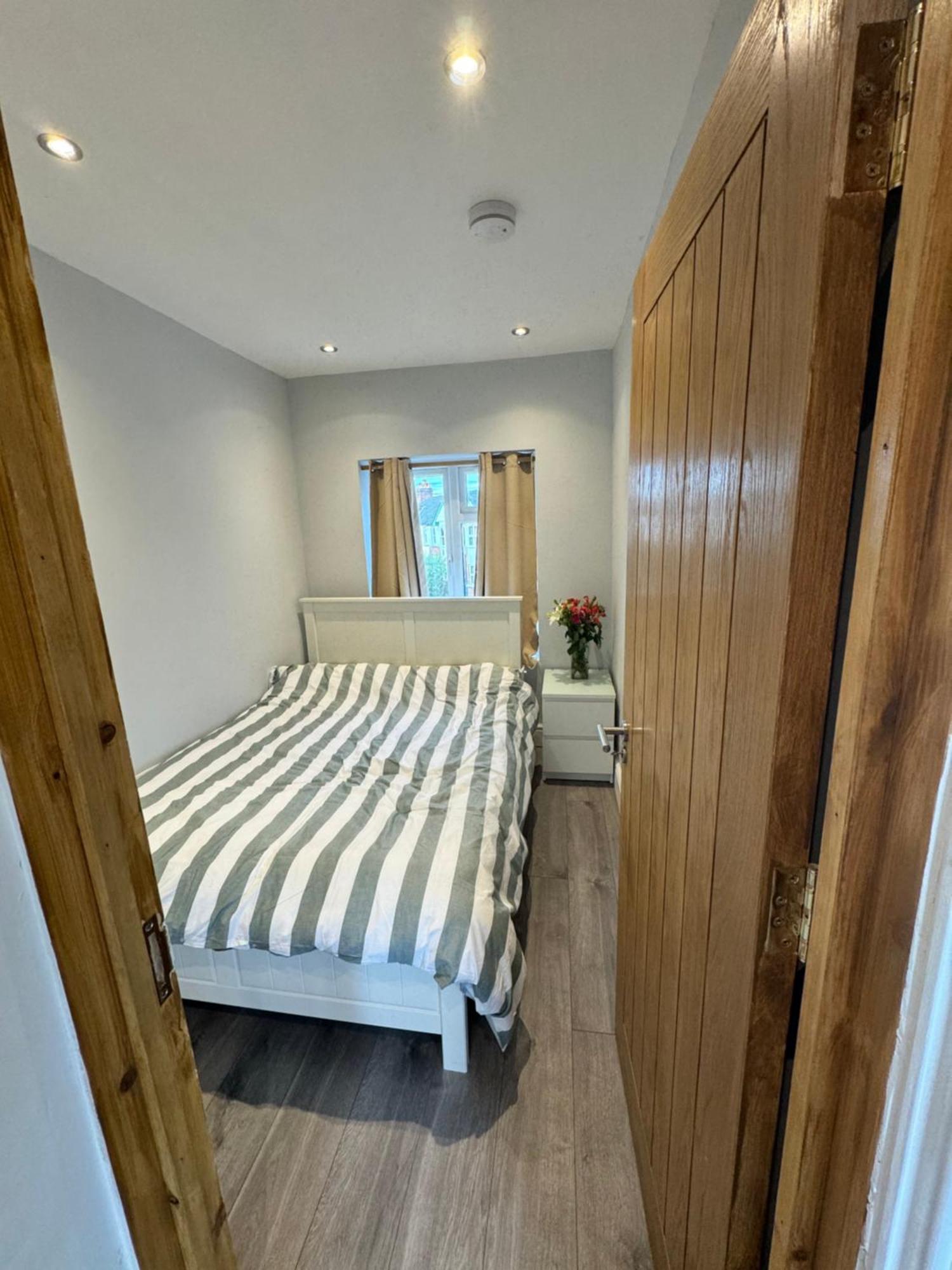 1 Bed With Kitchenette And Bathroom Oxford Eksteriør billede